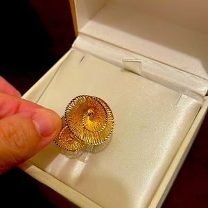 Rare and unique 21k gold ring